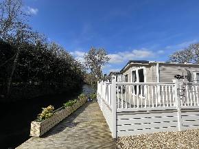 Riverside – Delta Saffron